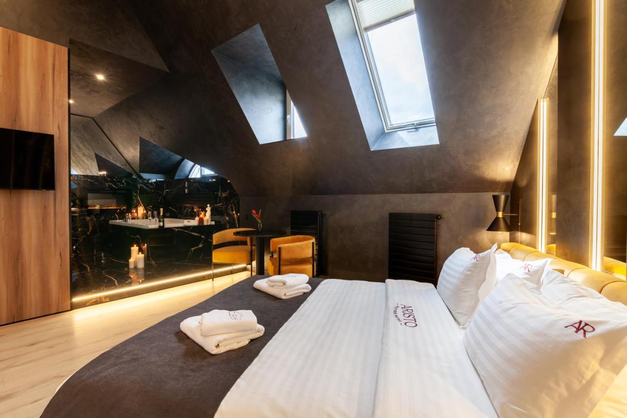 Aristo Jacuzzi Hotel إلفيف المظهر الخارجي الصورة
