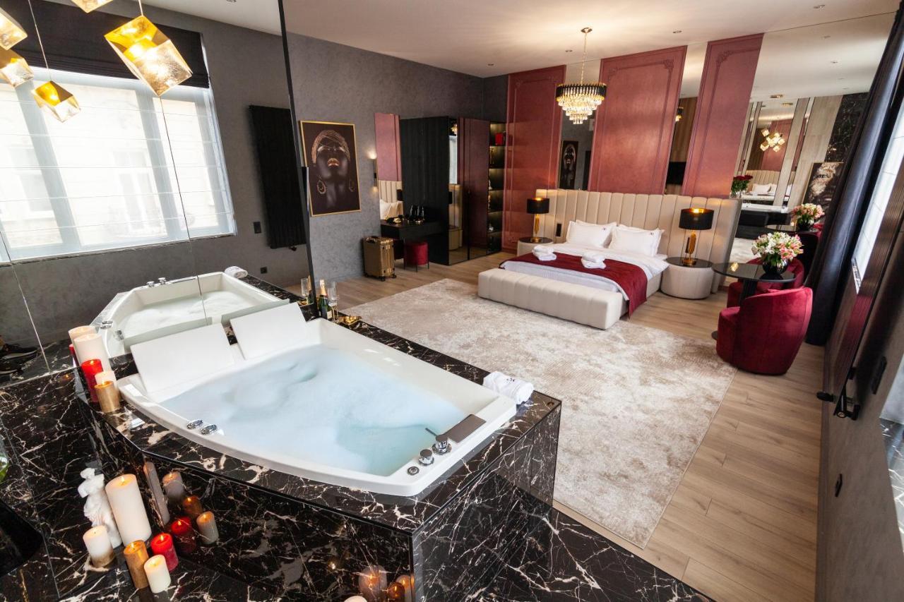 Aristo Jacuzzi Hotel إلفيف المظهر الخارجي الصورة