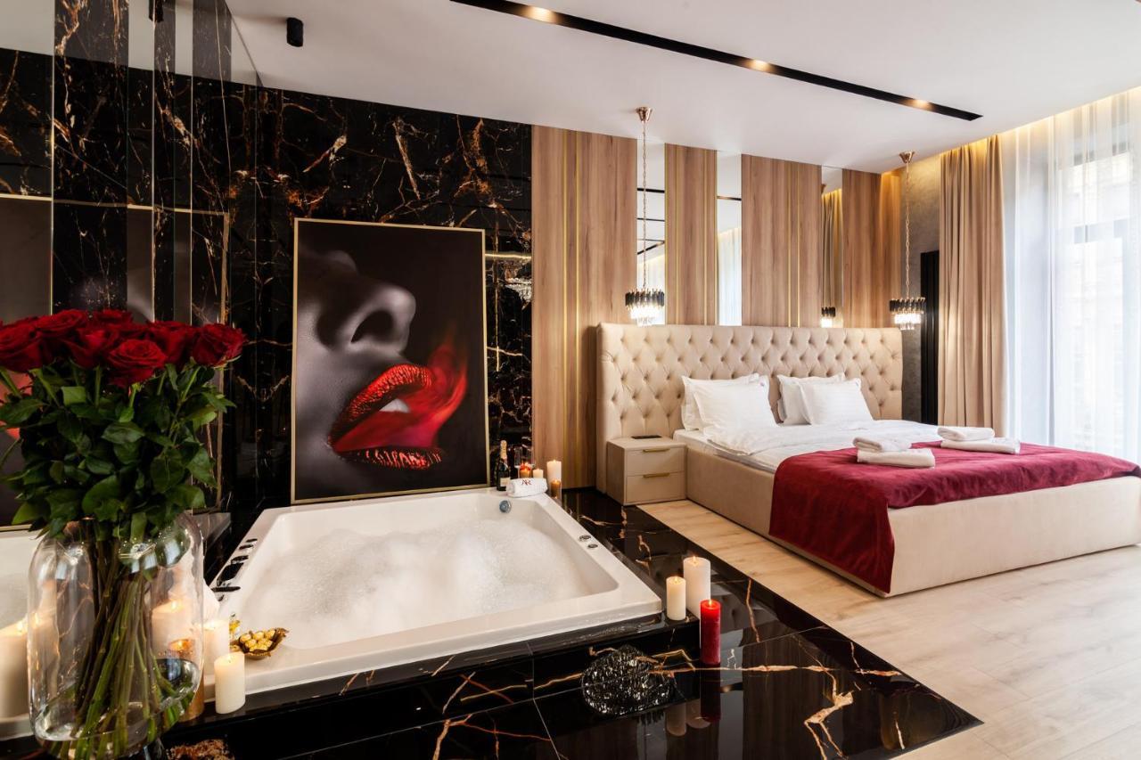 Aristo Jacuzzi Hotel إلفيف المظهر الخارجي الصورة