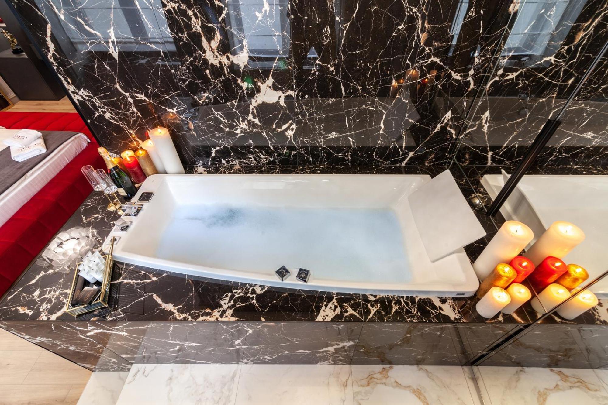 Aristo Jacuzzi Hotel إلفيف المظهر الخارجي الصورة